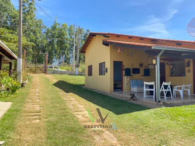Casa com 187m² 2 quartos e 2 banheiros, à venda, no bairro r em Abadiânia