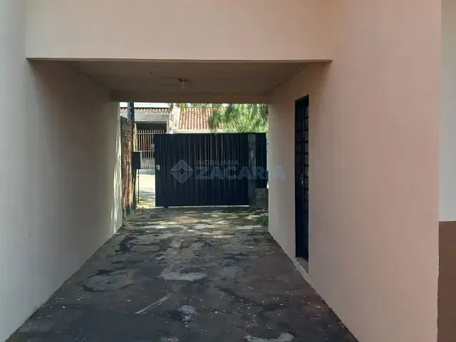 Casa 2 quartos e 1 banheiro, para alugar, no bairro Residencial Parque da Raposa III em Apucarana