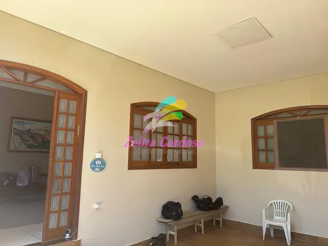 Casa com 2100m² 4 quartos e 5 banheiros, à venda, no bairro Condomínio Vale do Ouro em Ribeirão das Neves
