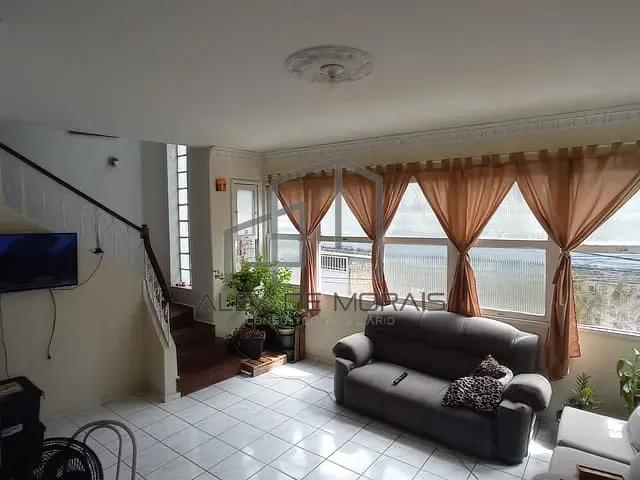 Casa com 150m² 5 quartos e 4 banheiros, à venda, no bairro Centro em Vitória