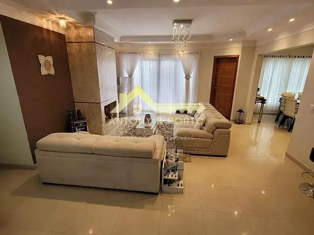 Casa com 350m² 4 quartos e 5 banheiros, à venda, no bairro Aruja 5 em Arujá