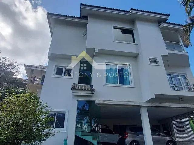 Casa com 350m² 4 quartos e 5 banheiros, à venda, no bairro Aruja 5 em Arujá