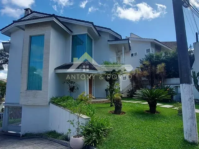 Casa com 350m² 4 quartos e 5 banheiros, à venda, no bairro Aruja 5 em Arujá