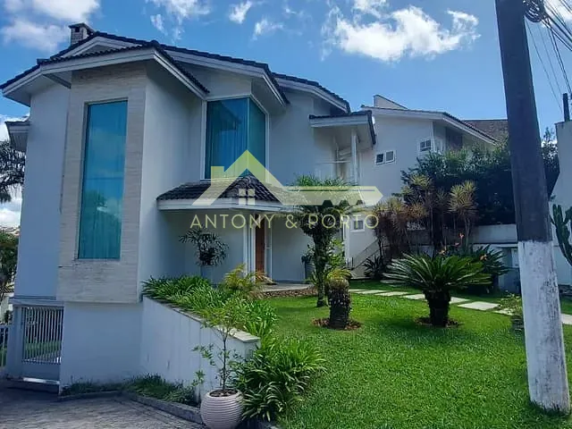 Casa com 350m² 4 quartos e 5 banheiros, à venda, no bairro Aruja 5 em Arujá