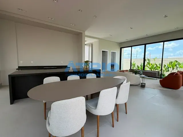 Casa com 390m² 3 quartos e 4 banheiros, à venda, no bairro Caçari em Boa Vista