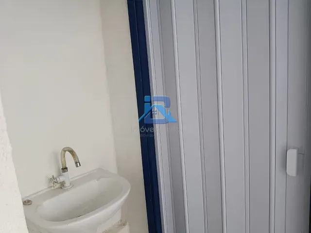 Casa com 198m² 4 quartos e 2 banheiros, à venda ou para alugar, no bairro Centro em Itatiba