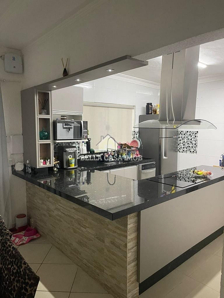 Casa à venda com 3 quartos, 120m² - Foto 1