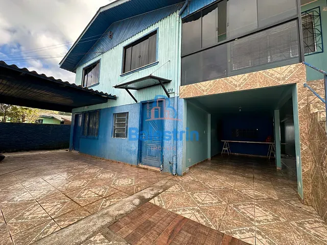 Casa 4 quartos e 2 banheiros, à venda, no bairro Vila Salete em Fraiburgo