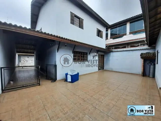 Sobrado com 250m² 3 quartos e 2 banheiros, à venda, no bairro Jardim Medina em Poá