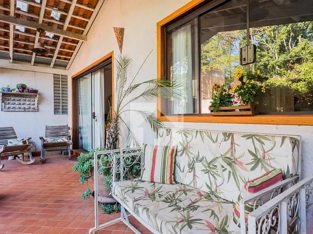 Casa com 1000m² 3 quartos e 4 banheiros, à venda, no bairro Corrupira em Jundiaí