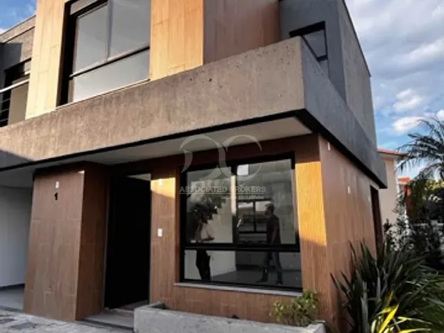 Casa com 158m² 3 quartos e 3 banheiros, à venda, no bairro Campeche em Florianópolis