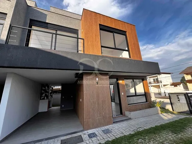 Casa com 158m² 3 quartos e 3 banheiros, à venda, no bairro Campeche em Florianópolis