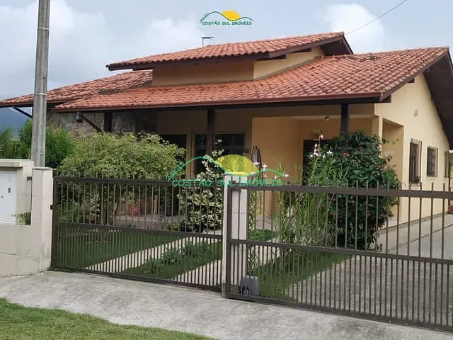 Casa com 420m² 5 quartos e 3 banheiros, à venda, no bairro Campeche em Florianópolis