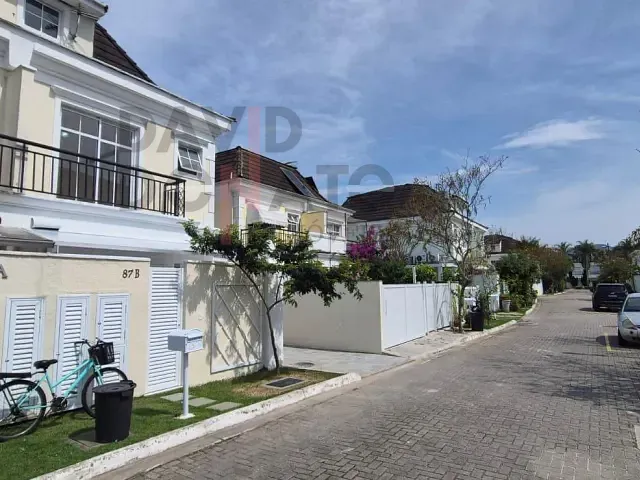 Casa 3 quartos e 4 banheiros, à venda, no bairro Recreio dos Bandeirantes em Rio de Janeiro