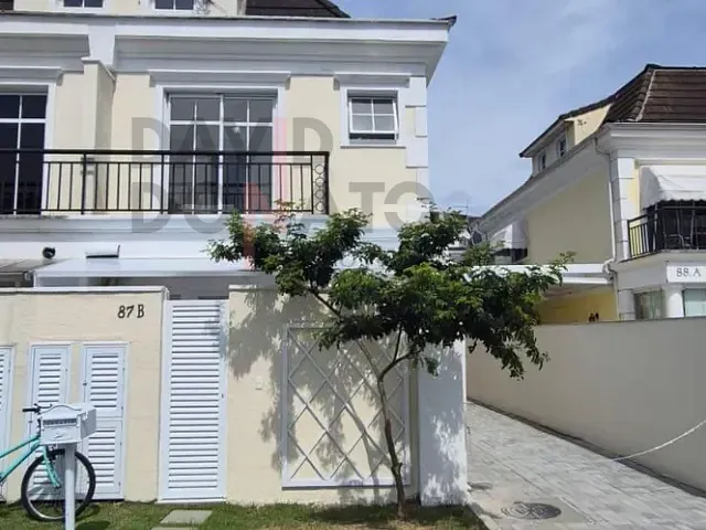 Casa 3 quartos e 4 banheiros, à venda, no bairro Recreio dos Bandeirantes em Rio de Janeiro