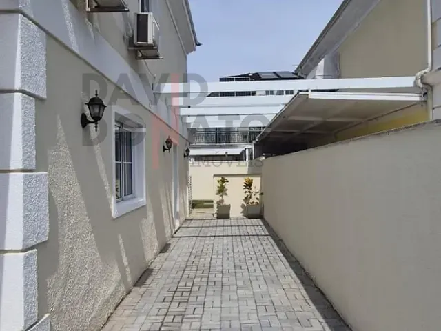 Casa 3 quartos e 4 banheiros, à venda, no bairro Recreio dos Bandeirantes em Rio de Janeiro