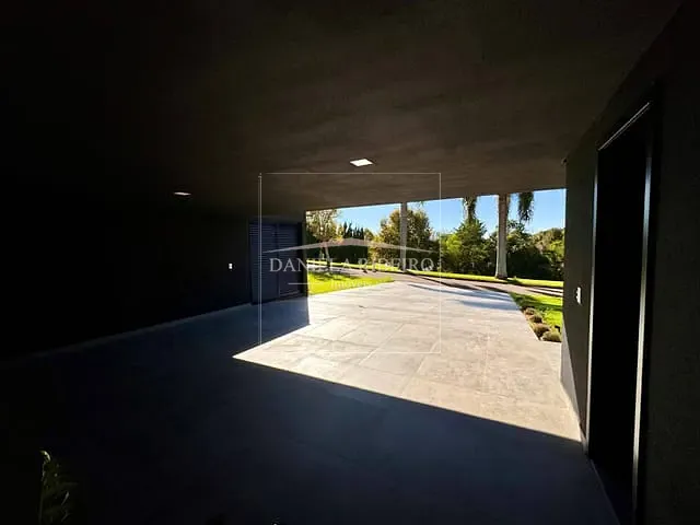 Casa com 1350m² 4 quartos e 5 banheiros, à venda, no bairro Jardim Ana Eliza em Cambé