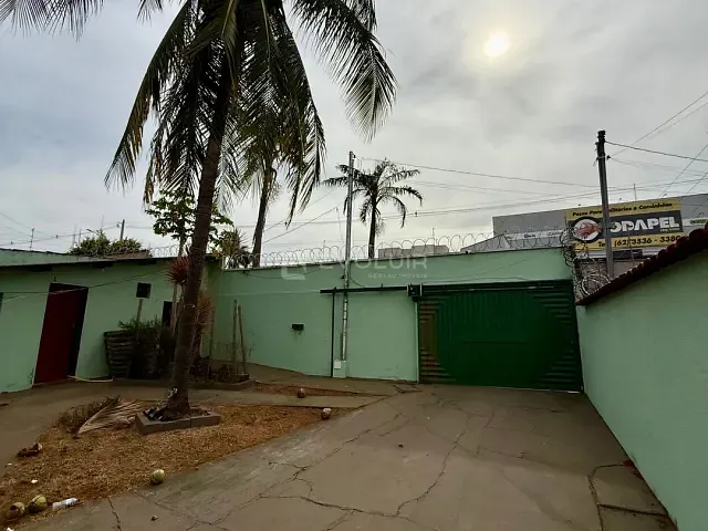 Casa com 420m² 3 quartos e 2 banheiros, à venda, no bairro Ipiranga em Goiânia
