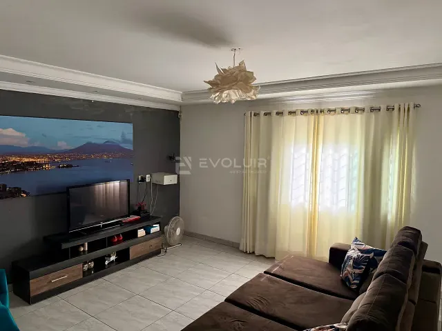 Casa com 420m² 3 quartos e 2 banheiros, à venda, no bairro Ipiranga em Goiânia