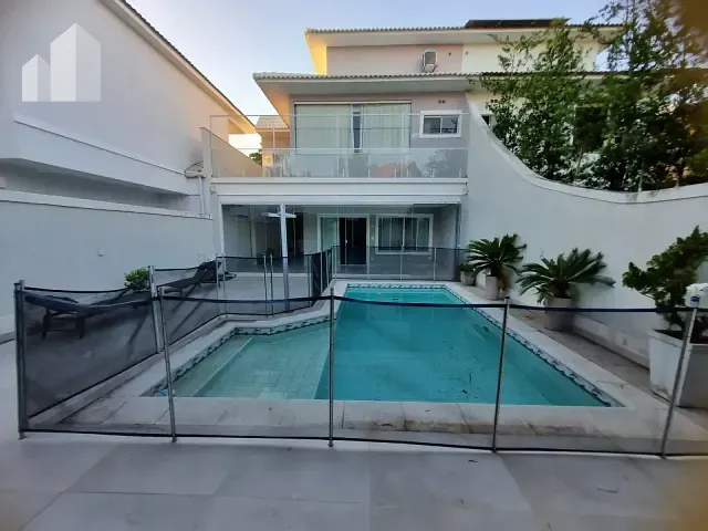 Casa com 384m² 4 quartos e 3 banheiros, à venda, no bairro Recreio dos Bandeirantes em Rio de Janeiro