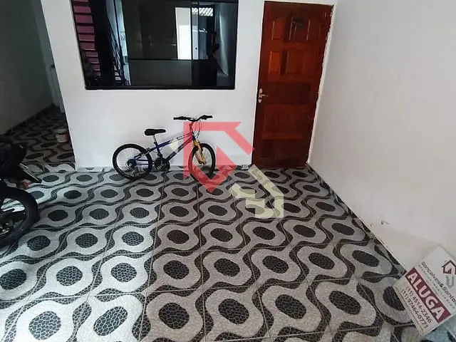 Casa 2 quartos e 1 banheiro, para alugar, no bairro Vila Feital em Mauá