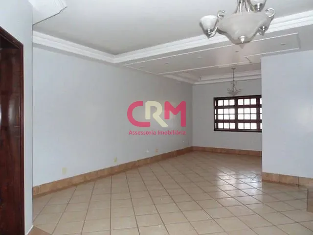 Casa com 528m² 3 quartos e 4 banheiros, à venda, no bairro Centro em Taquaritinga