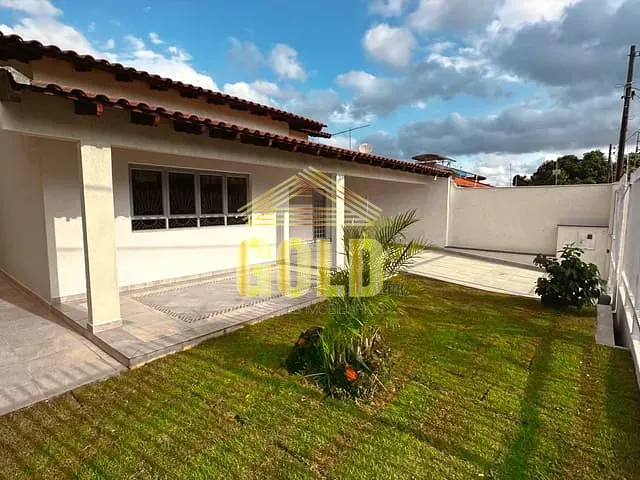 Casa com 300m² 3 quartos e 3 banheiros, à venda, no bairro Jardim Portal de Itamaracá em Londrina