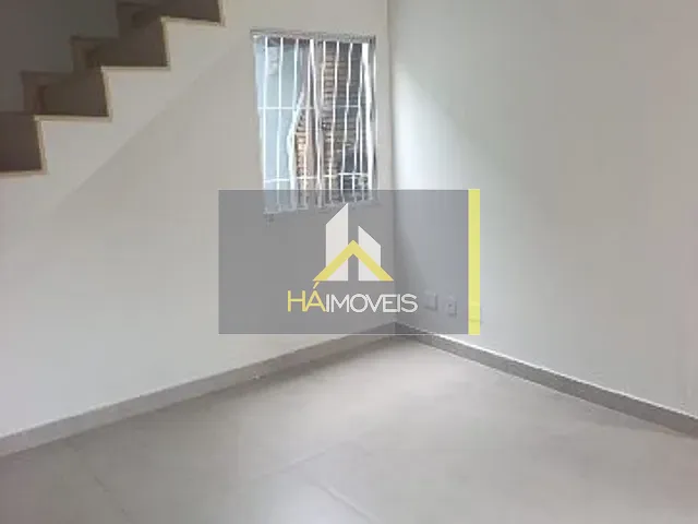 Casa com 75m² 2 quartos e 1 banheiro, para alugar, no bairro Castelo em Belo Horizonte