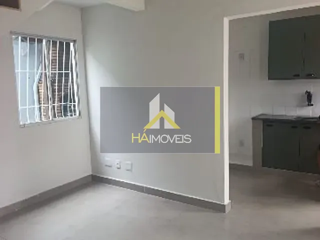Casa com 75m² 2 quartos e 1 banheiro, para alugar, no bairro Castelo em Belo Horizonte