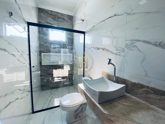 Casa com 292m² 3 quartos e 2 banheiros, à venda, no bairro Montserrat em Nova Mutum