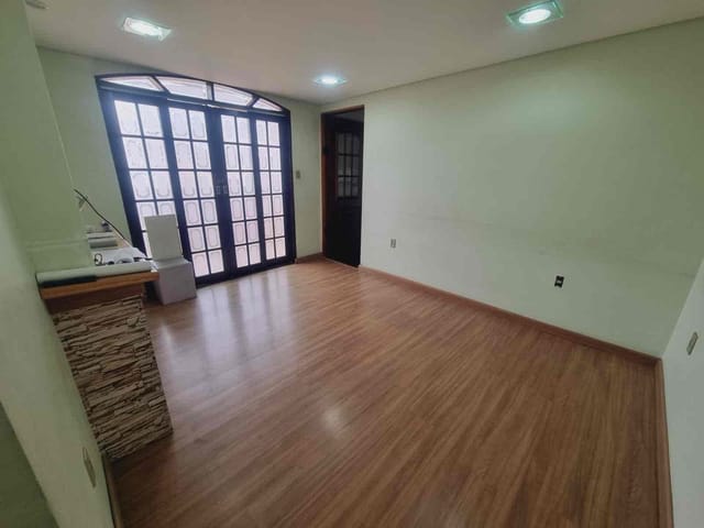 Casa com 90m² 1 quarto e 2 banheiros, para alugar, no bairro Jardim Roberto em Osasco