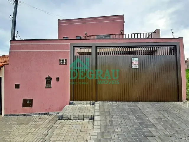Casa com 209m² 3 quartos e 2 banheiros, à venda, no bairro Centro em Itapeva