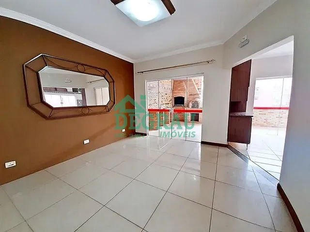 Casa com 209m² 3 quartos e 2 banheiros, à venda, no bairro Centro em Itapeva