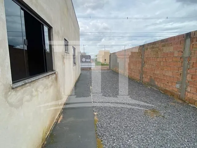 Casa com 300m² 3 quartos e 1 banheiro, à venda, no bairro Distrito Industrial em Sinop