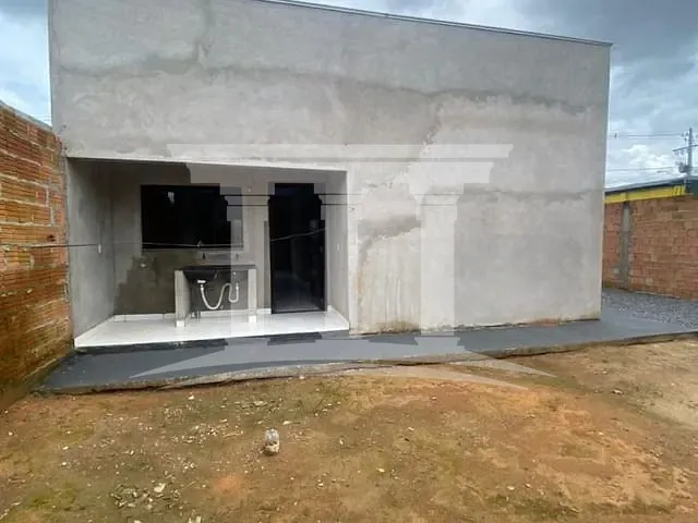 Casa com 300m² 3 quartos e 1 banheiro, à venda, no bairro Distrito Industrial em Sinop