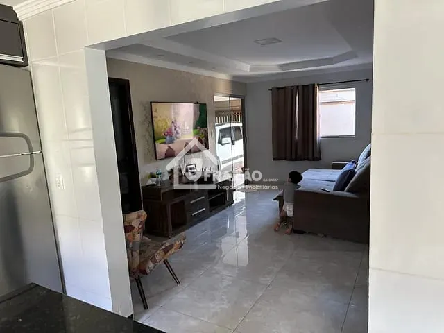 Casa com 250m², à venda, no bairro Conjunto Vera Cruz em Goiânia