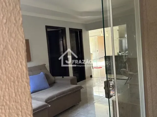 Casa com 250m², à venda, no bairro Conjunto Vera Cruz em Goiânia