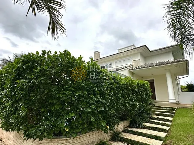 Casa com 533m² 3 quartos e 4 banheiros, à venda, no bairro Cacupé em Florianópolis