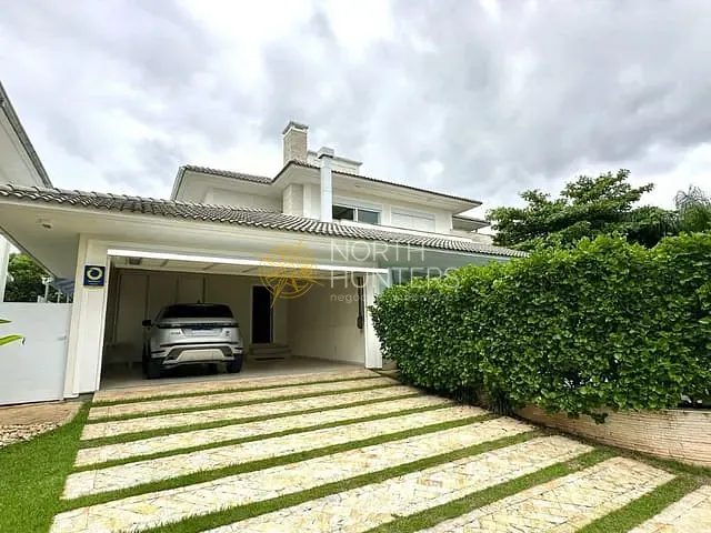 Casa com 533m² 3 quartos e 4 banheiros, à venda, no bairro Cacupé em Florianópolis
