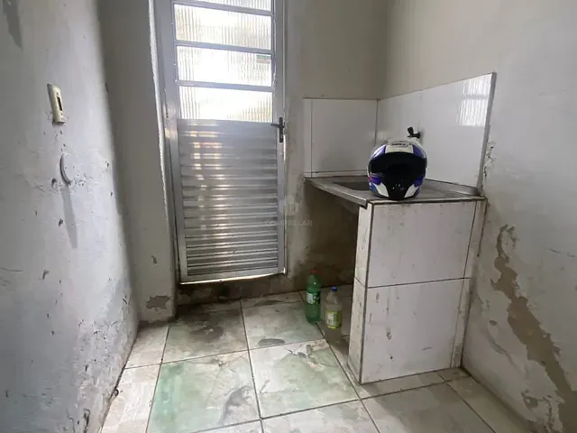 Casa 1 quarto e 1 banheiro, para alugar, no bairro Damas em Fortaleza