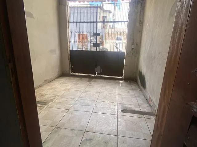 Casa 1 quarto e 1 banheiro, para alugar, no bairro Damas em Fortaleza