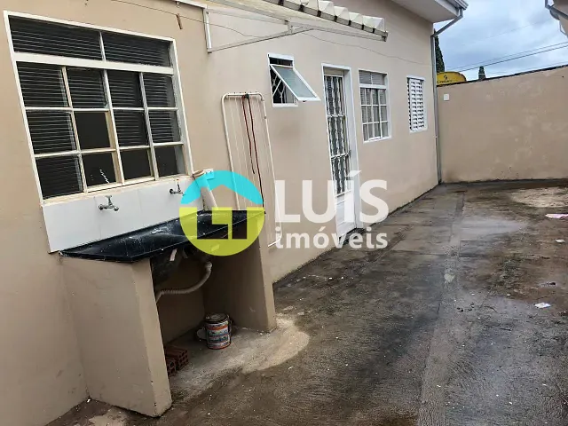 Casa 1 quarto e 1 banheiro, para alugar, no bairro Pássaro da Ilha em Guaranésia