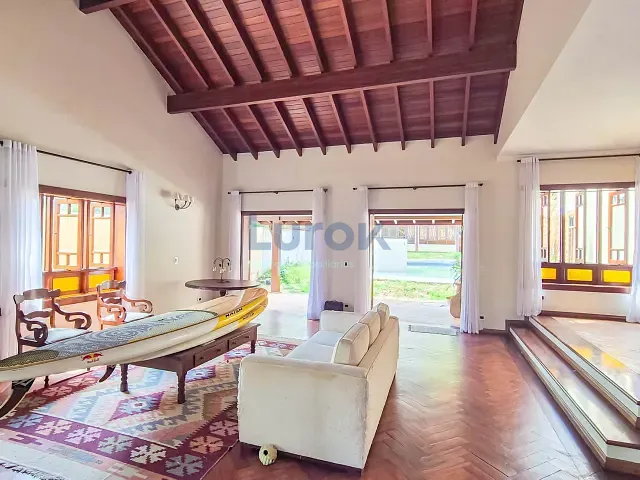 Casa com 1000m² 3 quartos e 5 banheiros, à venda, no bairro Joapiranga em Valinhos