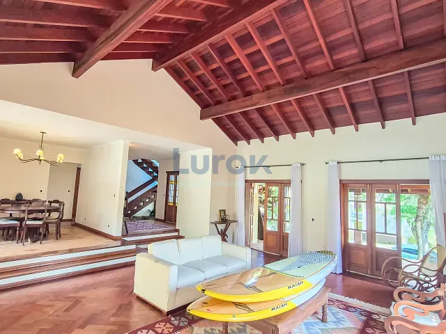 Casa com 1000m² 3 quartos e 5 banheiros, à venda, no bairro Joapiranga em Valinhos
