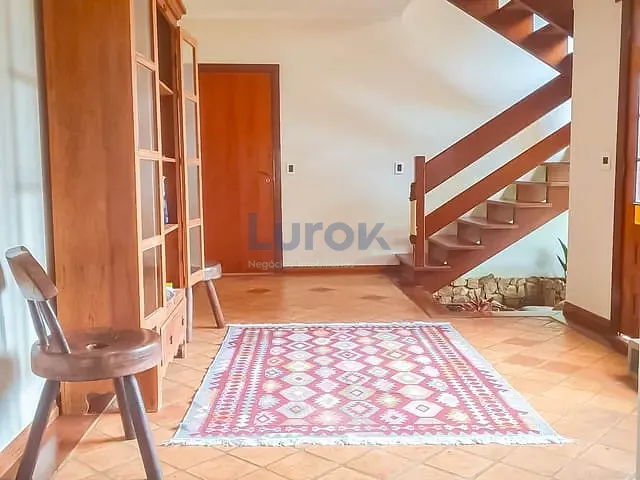 Casa com 1000m² 3 quartos e 5 banheiros, à venda, no bairro Joapiranga em Valinhos