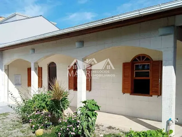 Casa com 252m² 3 quartos e 2 banheiros, à venda, no bairro Praia de Fora em Palhoça