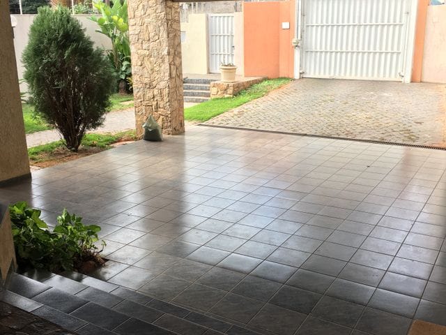 Foto do Casa - Sobrado de 2 suítes + 2 quartos, piscina e salão de festas em bairro nobre da cidade para locação, Apucarana, PR | J. Mareze Imóveis Ltda