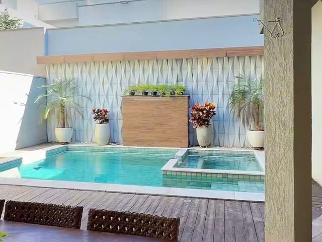 Casa 4 quartos e 5 banheiros, para alugar, no bairro Jardins Valência em Goiânia