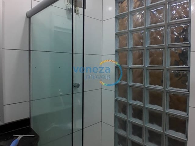 Casa à venda, no bairro Cinco Conjuntos em Londrina