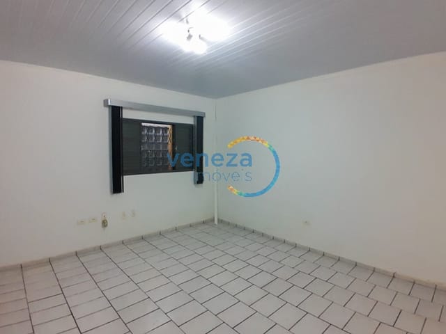 Casa à venda, no bairro Cinco Conjuntos em Londrina